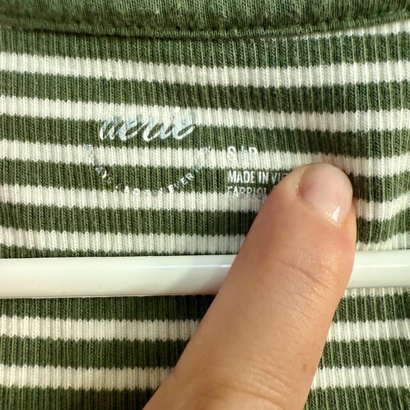 Aerie Ribbed Tank - Picture 3 of 4